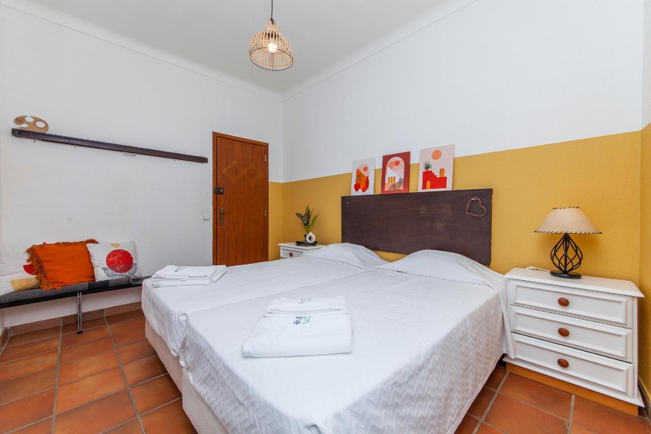 J - Casa Do Farol Guesthouse Лагуш Экстерьер фото