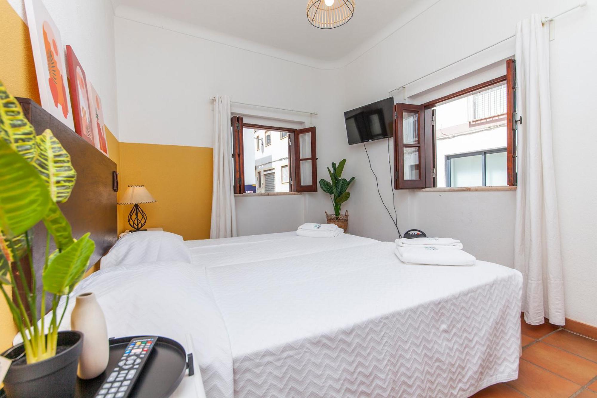 J - Casa Do Farol Guesthouse Лагуш Номер фото
