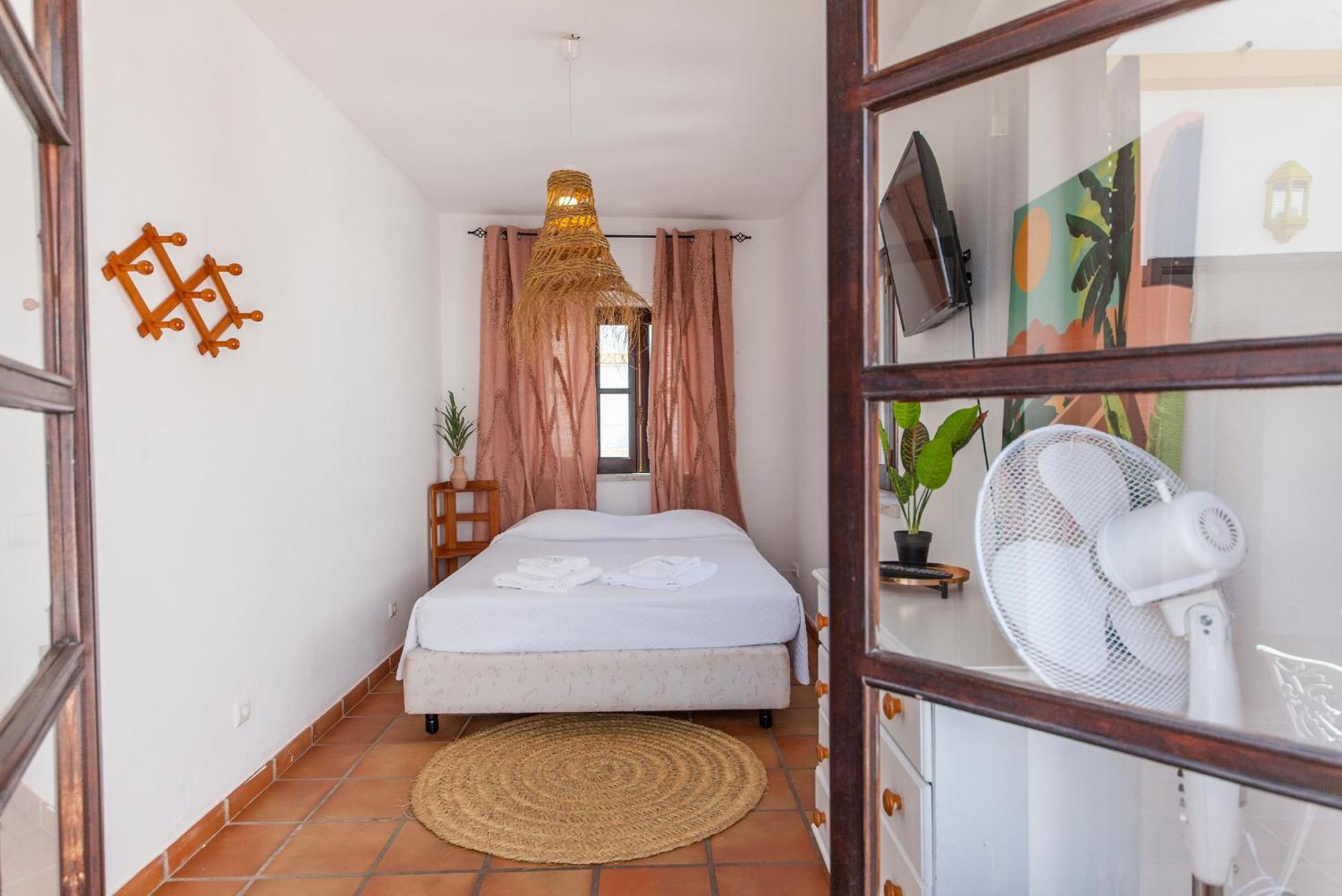 J - Casa Do Farol Guesthouse Лагуш Номер фото